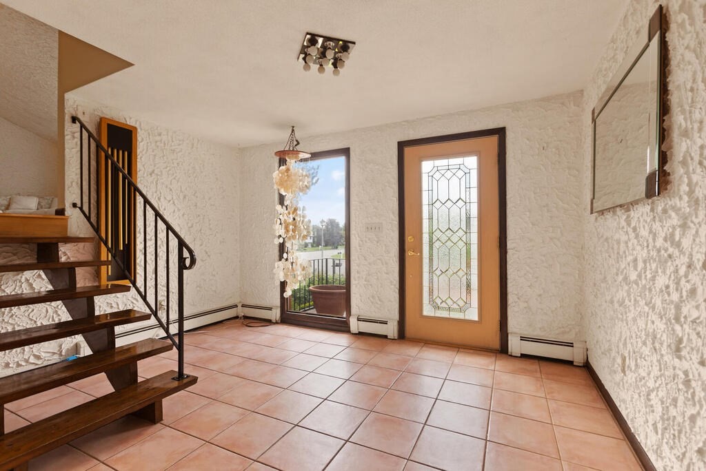 19 Arrowhead Drive Saugus, MA 01906 - Photo 6 of 31