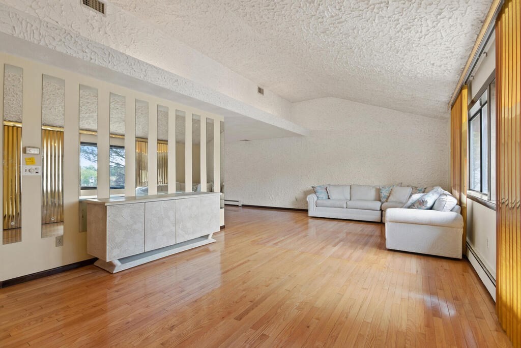 19 Arrowhead Drive Saugus, MA 01906 - Photo 7 of 31