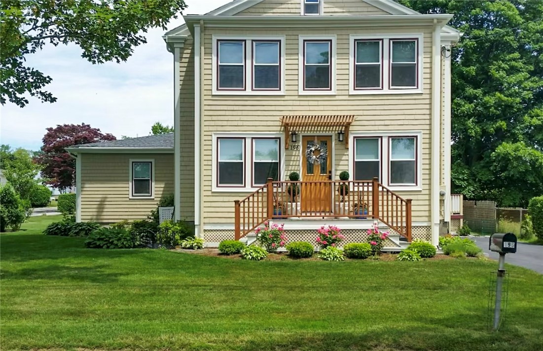 196 Wolcott Avenue, Unit 2 Middletown, RI 02842 - Photo 1 of 27