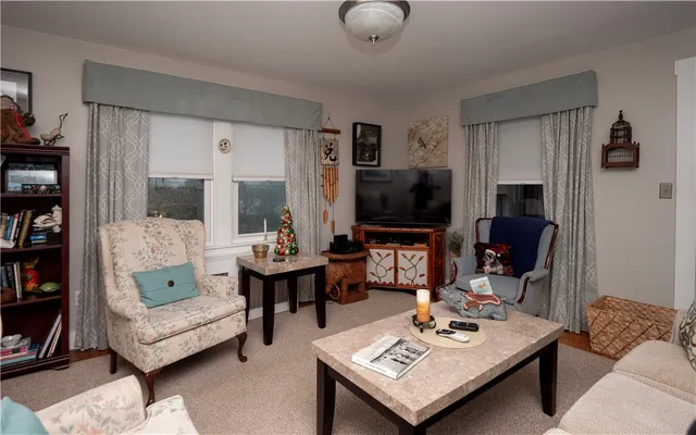 $2,200 | 196 Wolcott Avenue, Unit 2, Middletown, RI 02842