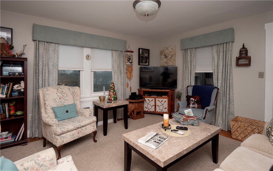 196 Wolcott Avenue, Unit 2 Middletown, RI 02842 - Photo 11 of 27