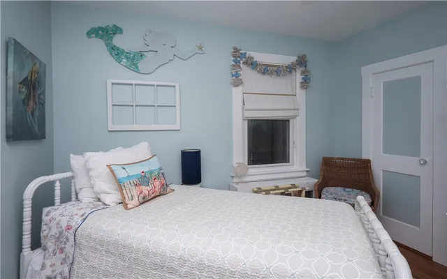 $2,200 | 196 Wolcott Avenue, Unit 2, Middletown, RI 02842