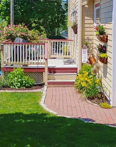 $2,200 | 196 Wolcott Avenue, Unit 2, Middletown, RI 02842