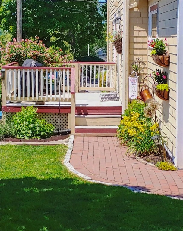 196 Wolcott Avenue, Unit 2 Middletown, RI 02842 - Photo 3 of 27