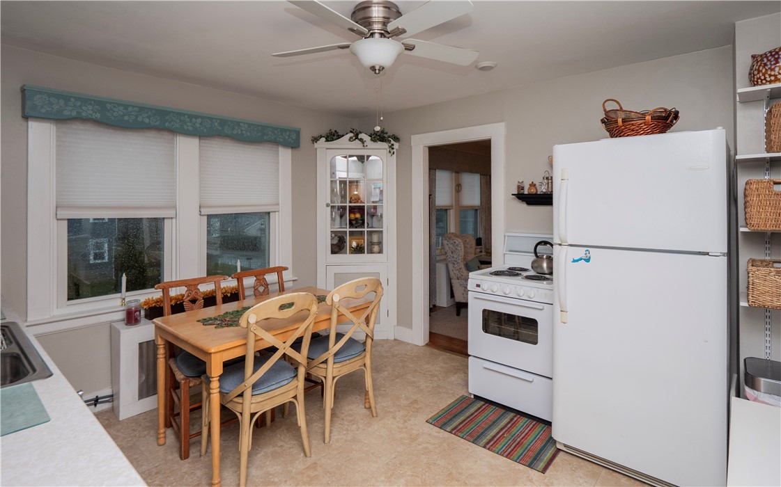 196 Wolcott Avenue, Unit 2 Middletown, RI 02842 - Photo 5 of 27