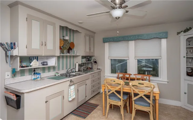 $2,200 | 196 Wolcott Avenue, Unit 2, Middletown, RI 02842