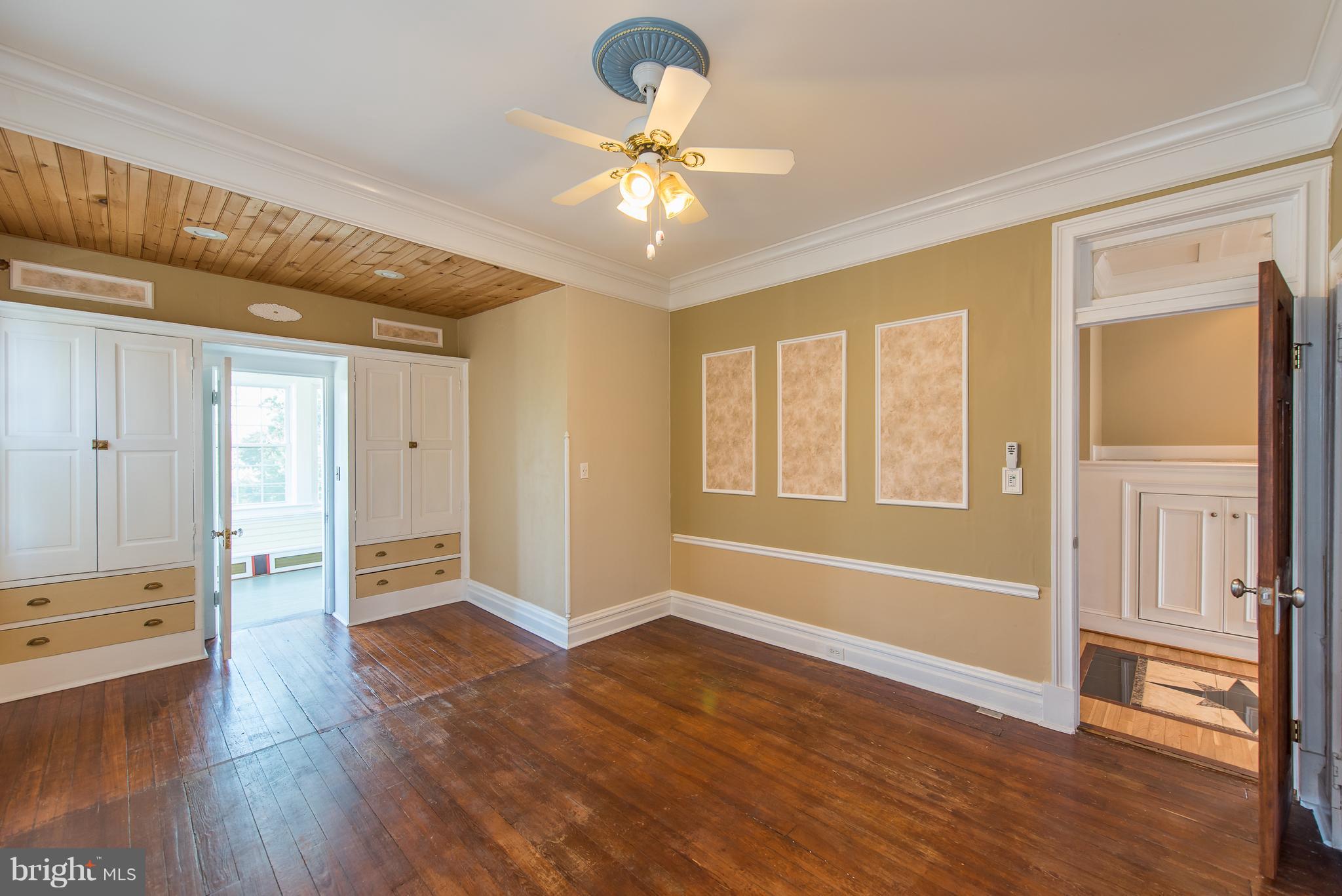 4513 Roland Avenue Baltimore, MD 21210 - Photo 22 of 30 Bedroom