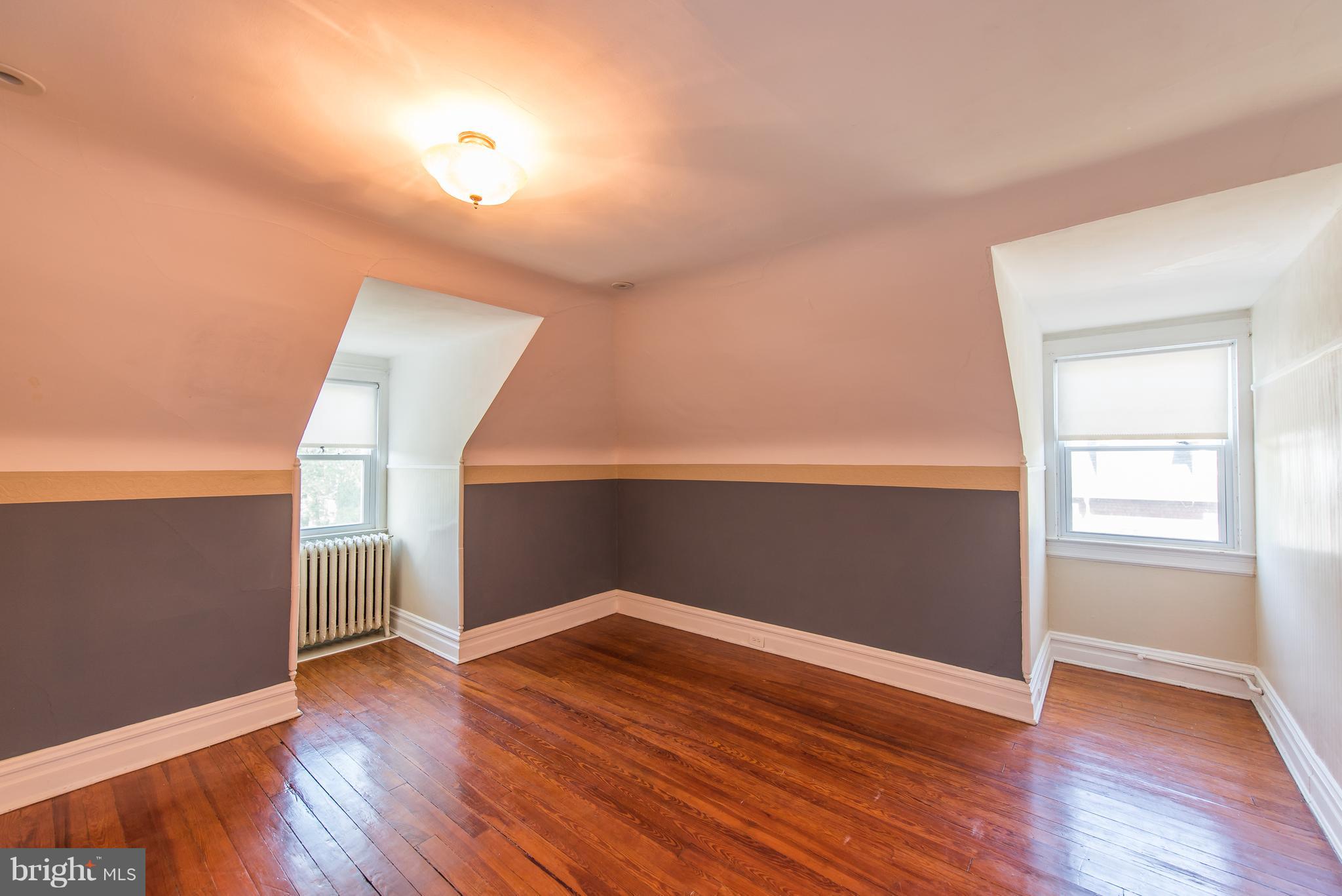 4513 Roland Avenue Baltimore, MD 21210 - Photo 25 of 30 Attic Bedroom