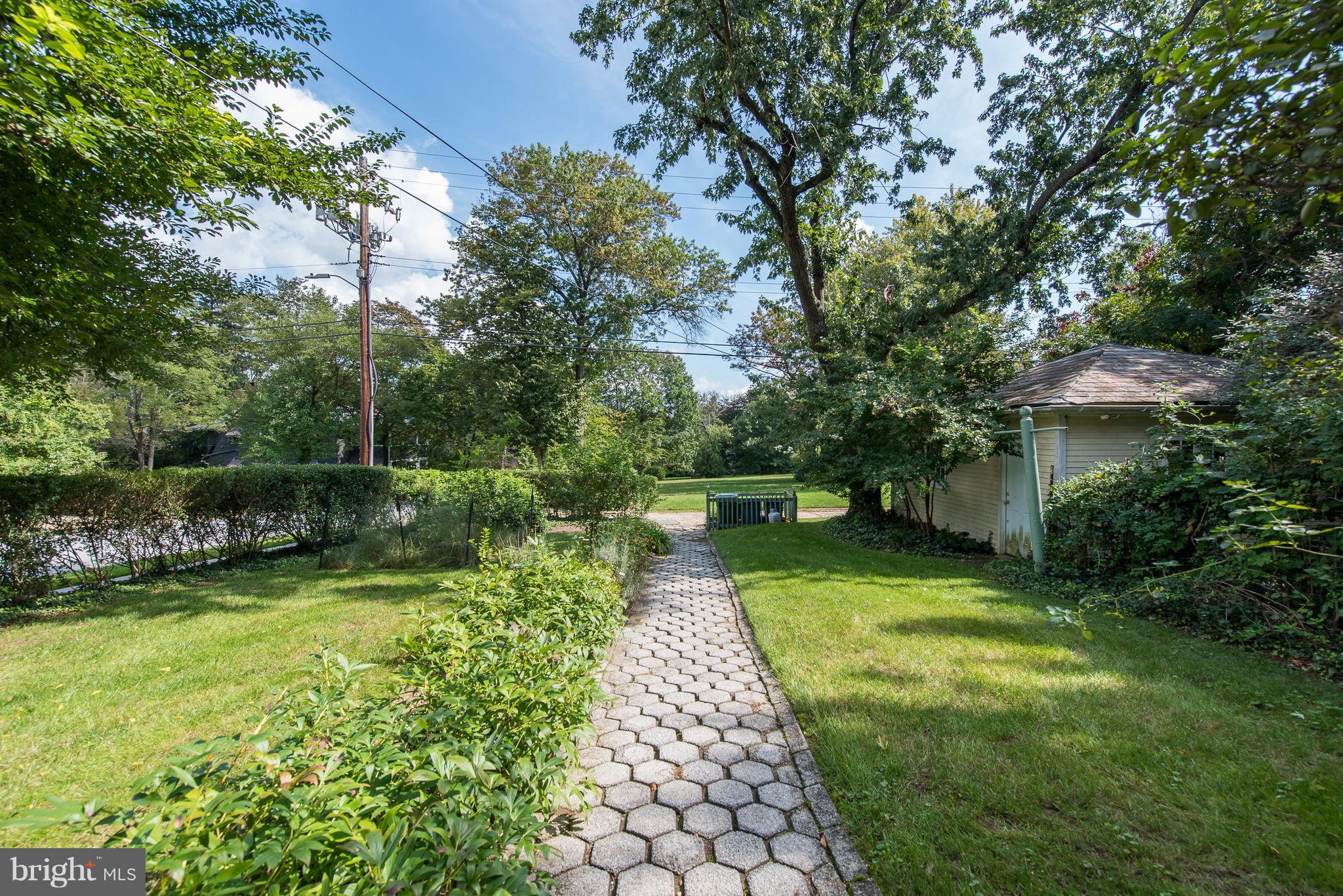 4513 Roland Avenue Baltimore, MD 21210 - Photo 30 of 30 Exterior Yard