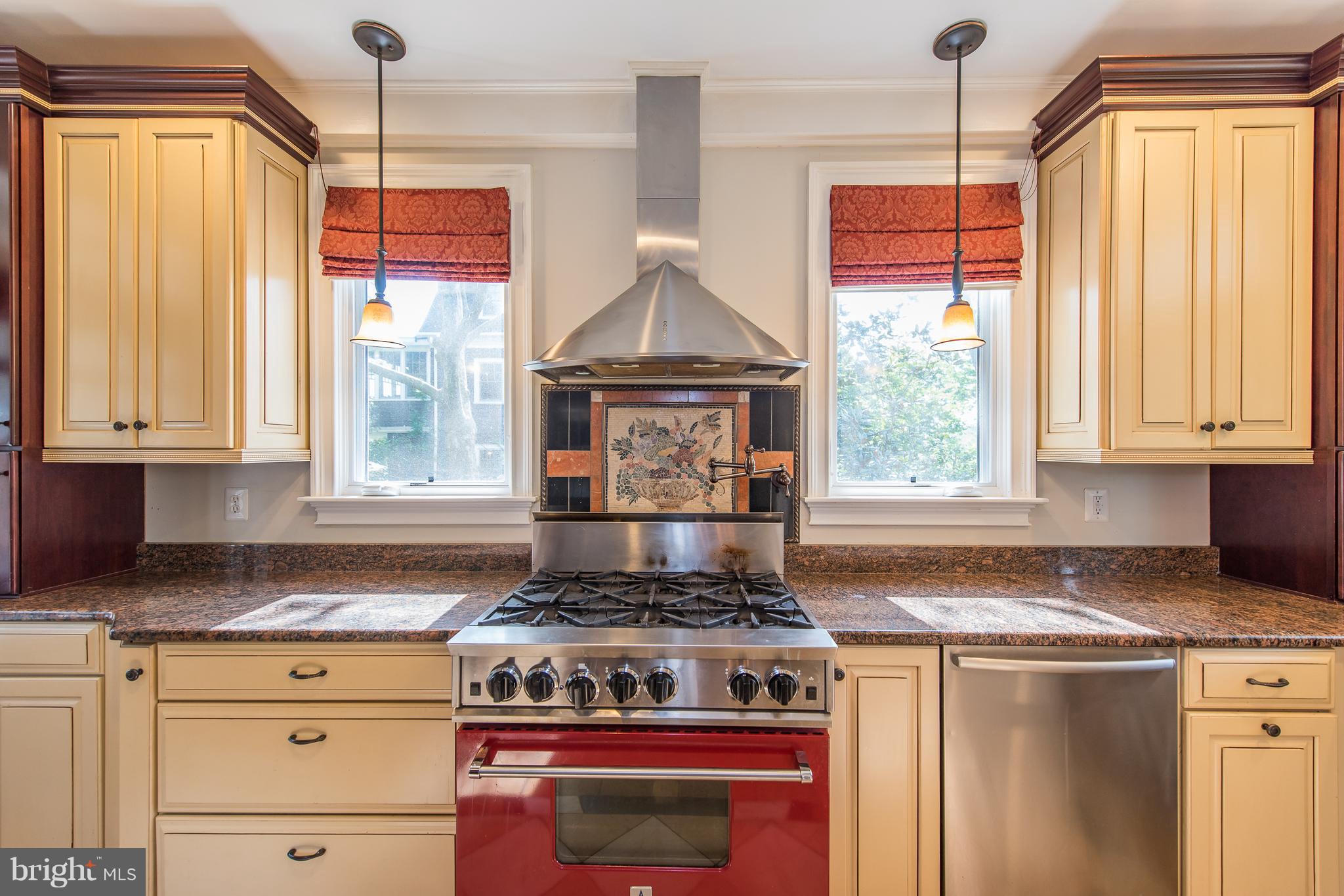 4513 Roland Avenue Baltimore, MD 21210 - Photo 9 of 30 Kitchen