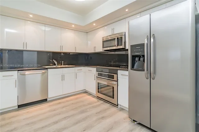 $468,000 | 3530 Mystic Pointe Drive, Unit 1513, Aventura, FL 33180