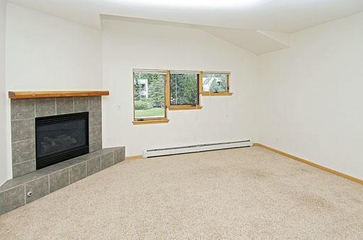 62 Eagle Road, Unit 5B Avon, CO 81620 - Photo 4 of 4 Living Room