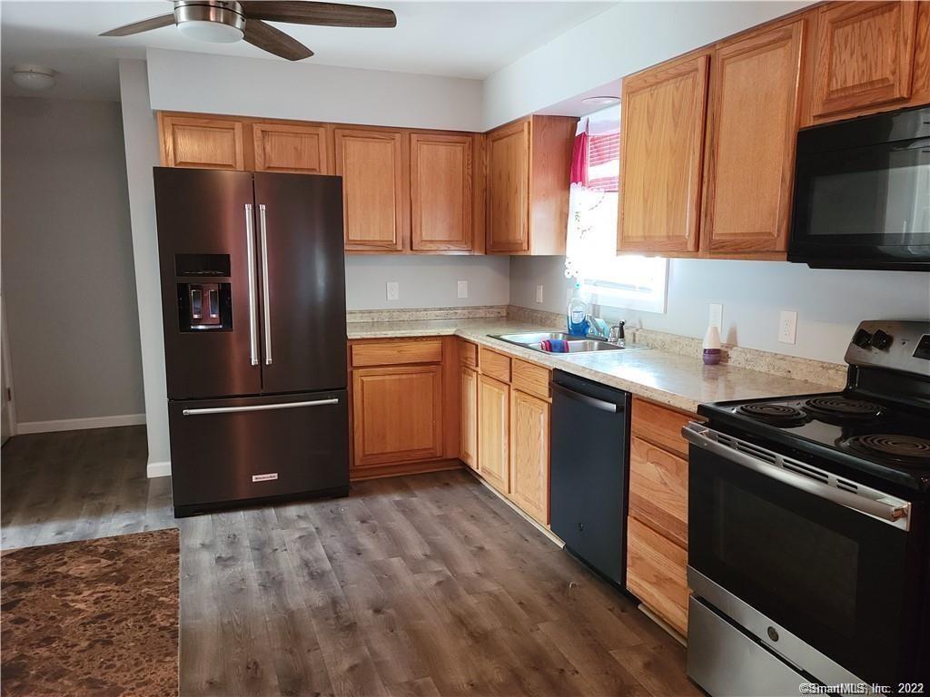 10 Elro Street Manchester, CT 06040 - Photo 3 of 10