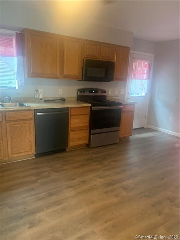 10 Elro Street Manchester, CT 06040 - Photo 4 of 10