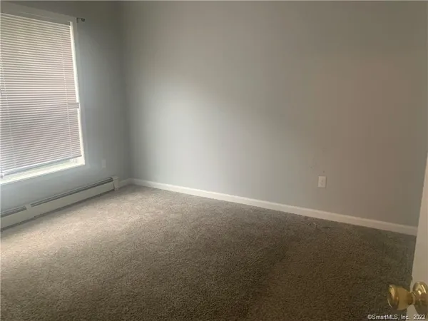 $2,250 | 10 Elro Street, Manchester, CT 06040