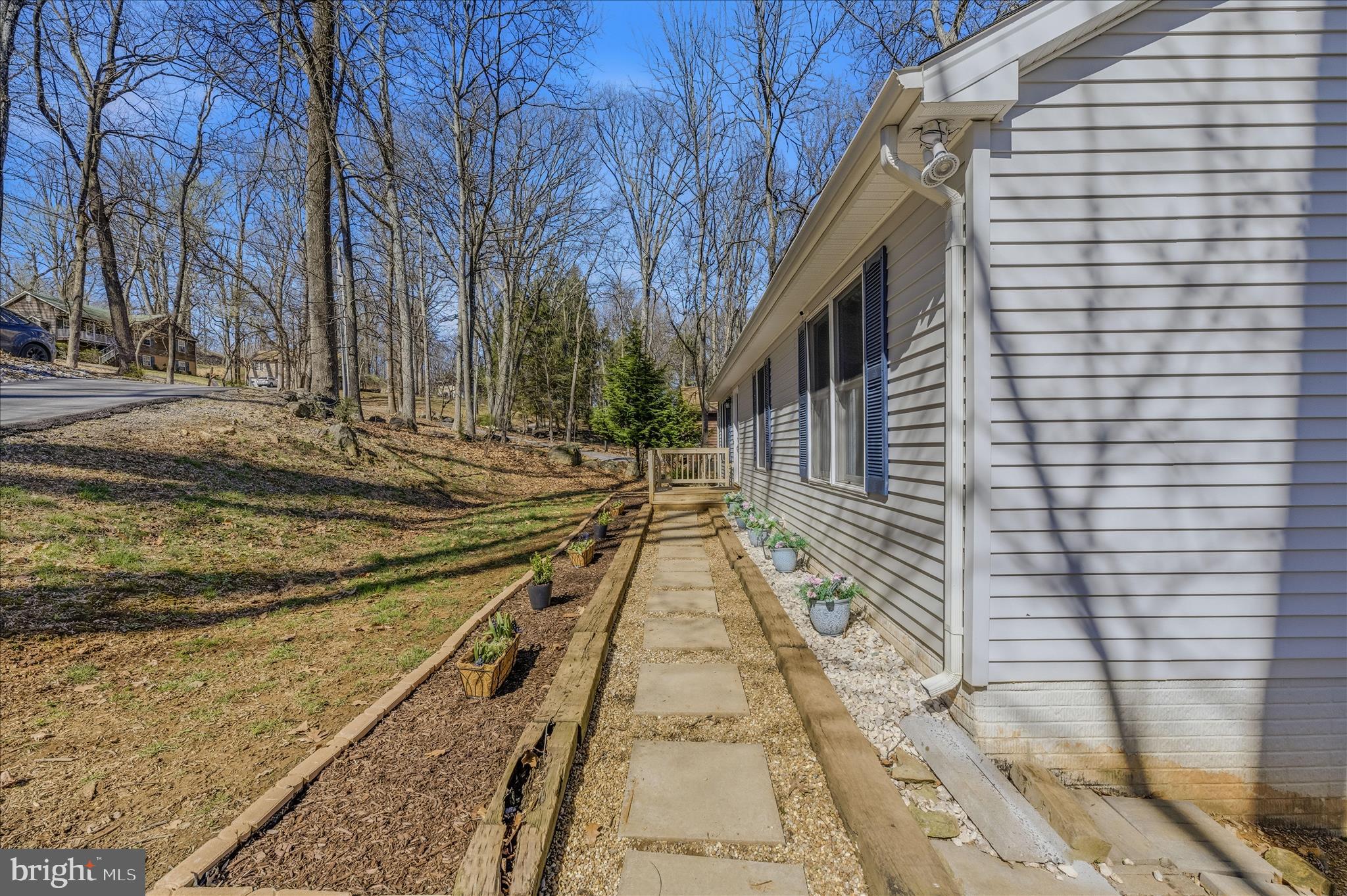 167 Pocahontas Road Front Royal, VA 22630 - Photo 3 of 55 Front Yard