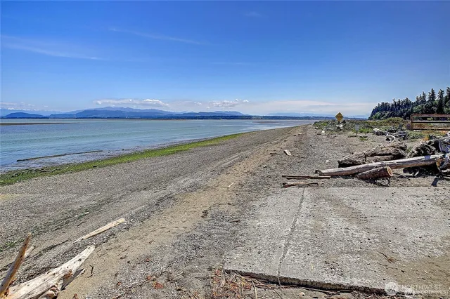 $3,100 | 1577 Arrowhead Beach Road, Camano Island, WA 98282