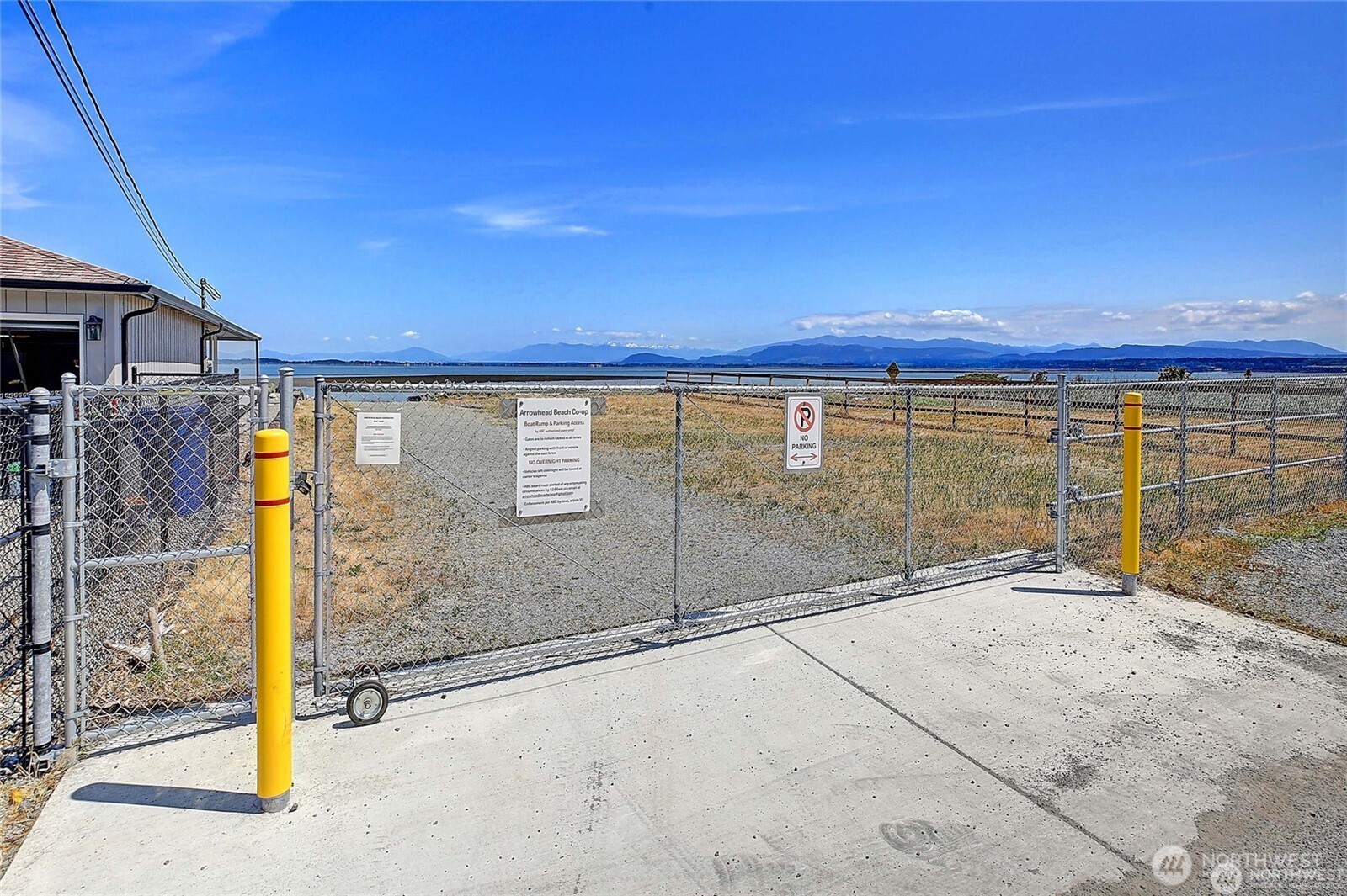 1577 Arrowhead Beach Road Camano Island, WA 98282 - Photo 33 of 37