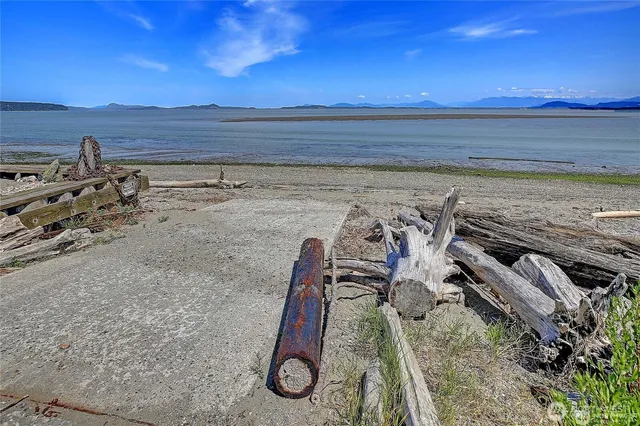 $3,100 | 1577 Arrowhead Beach Road, Camano Island, WA 98282