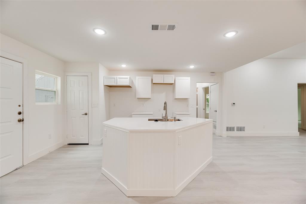 302 Newsom Road Mesquite, TX 75149 - Photo 8 of 34