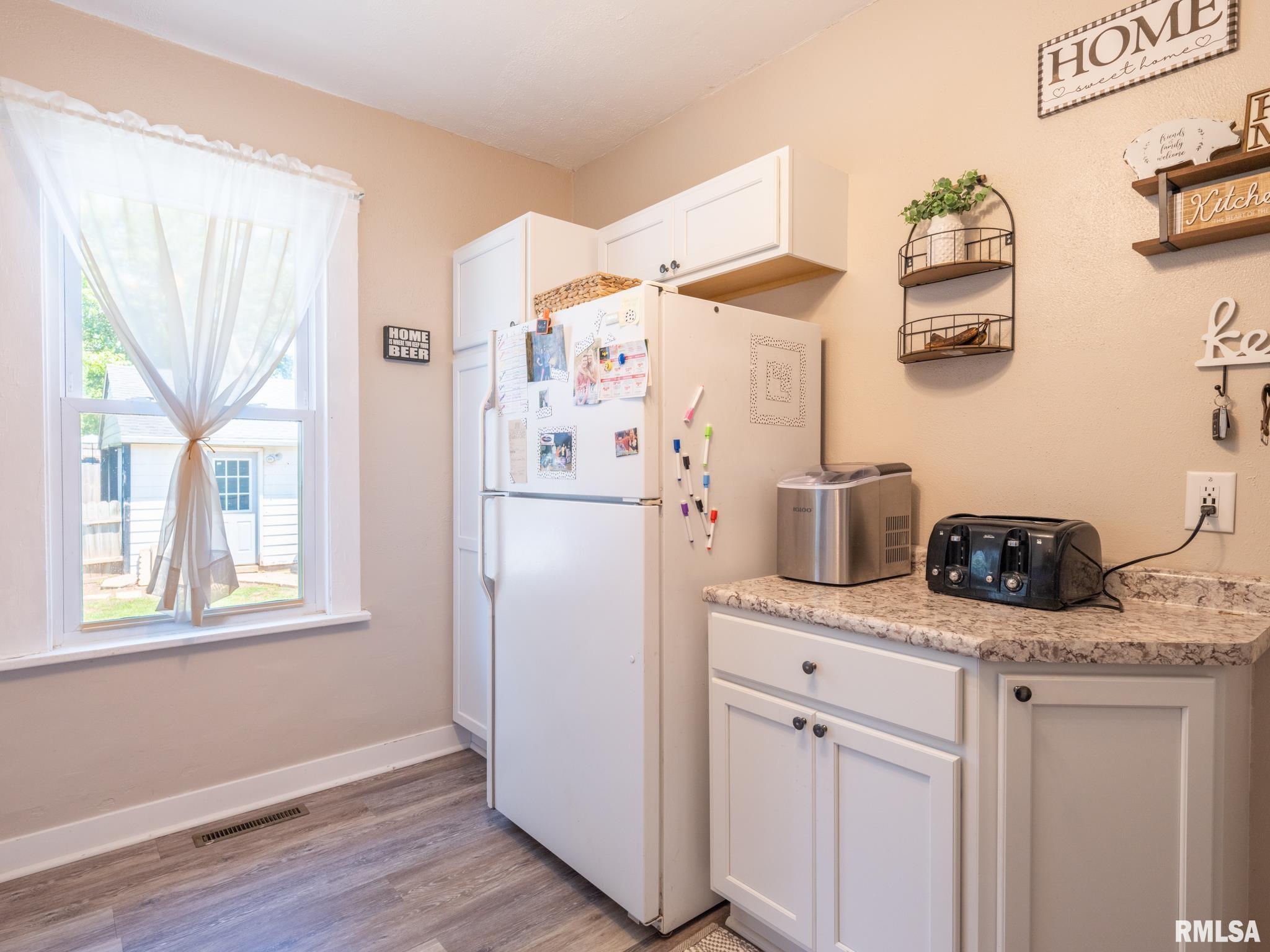 9518 South Robinson Lane Mapleton, IL 61547 - Photo 12 of 56
