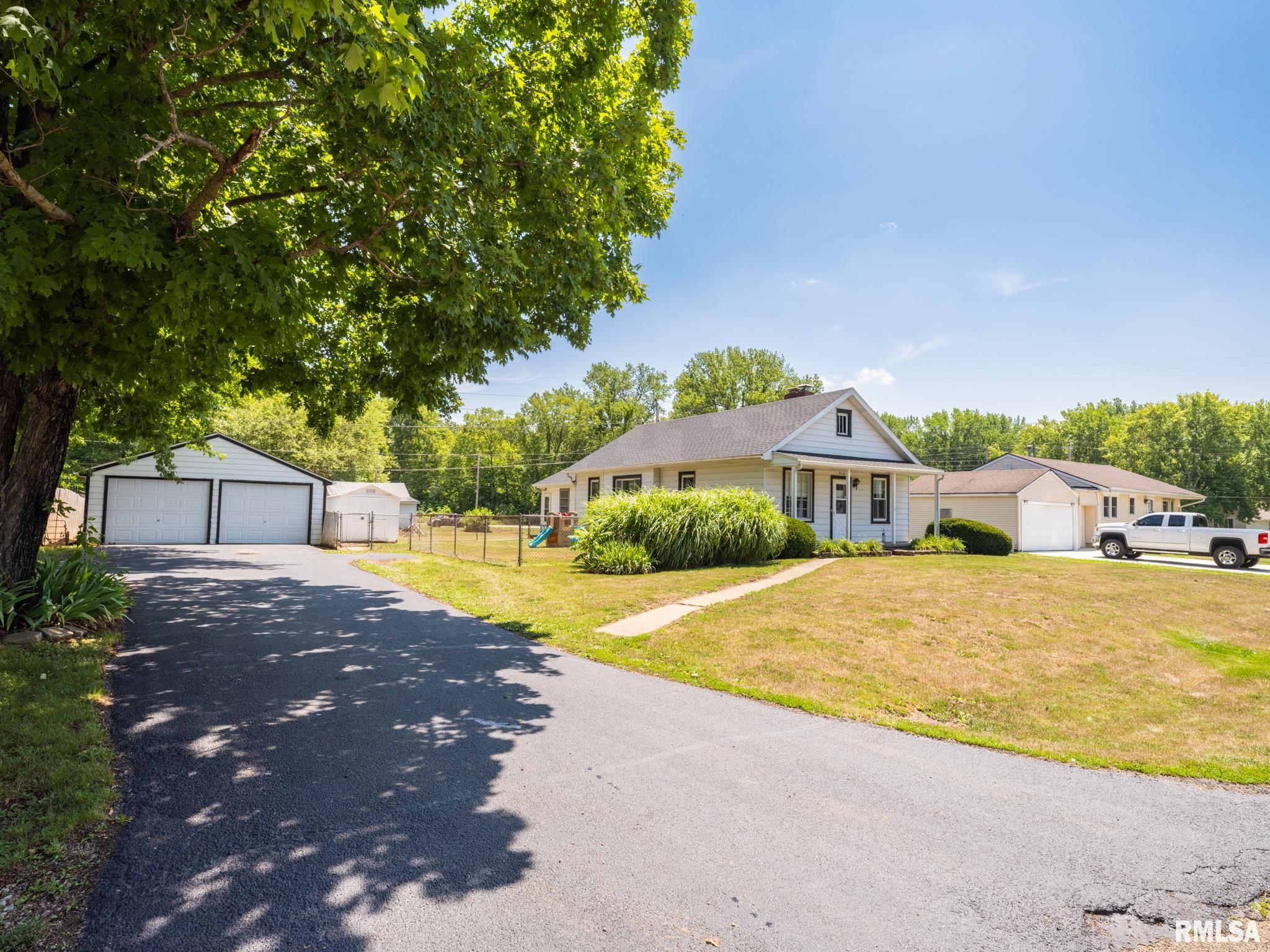 9518 South Robinson Lane Mapleton, IL 61547 - Photo 3 of 56