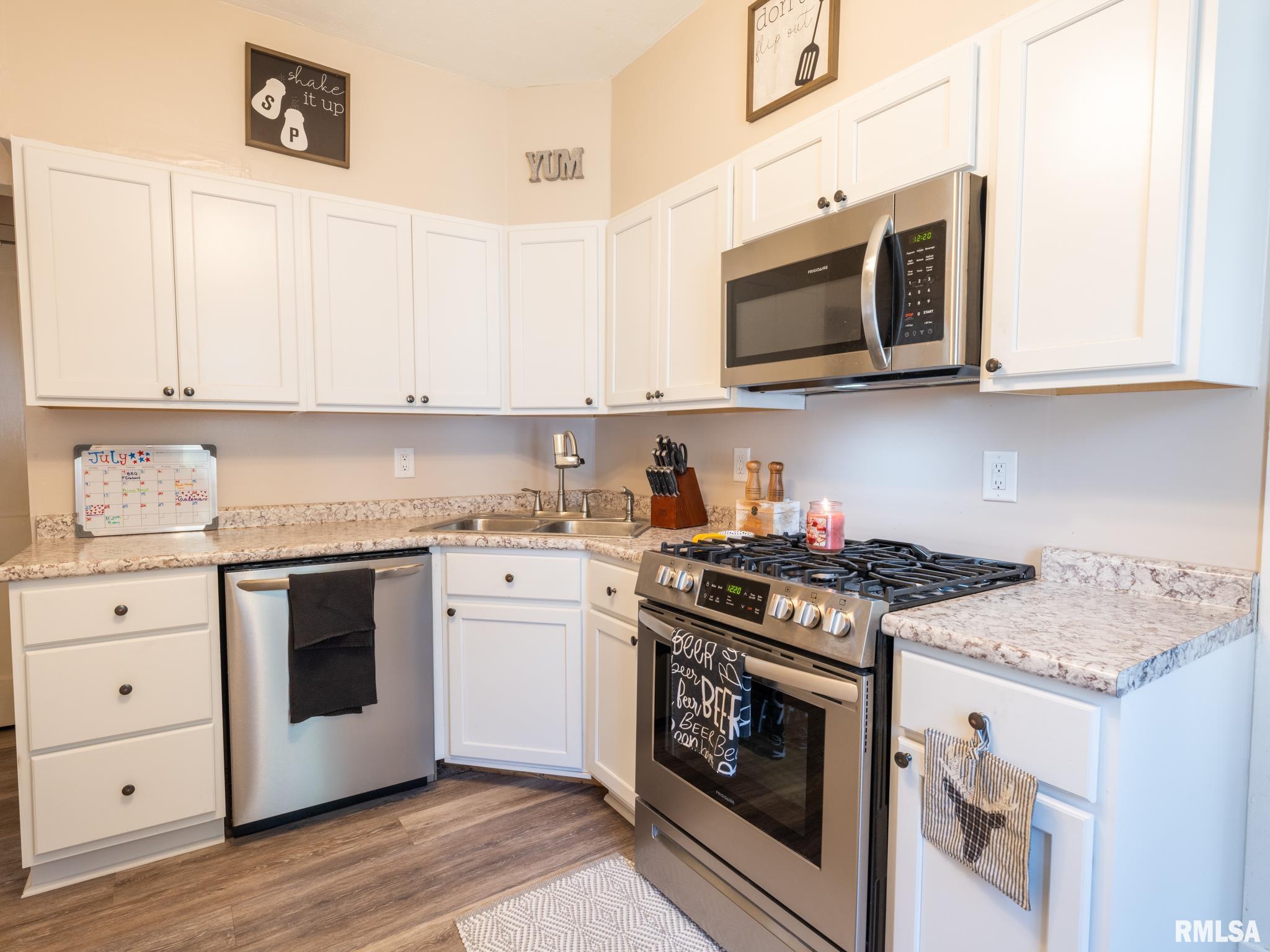 9518 South Robinson Lane Mapleton, IL 61547 - Photo 6 of 56