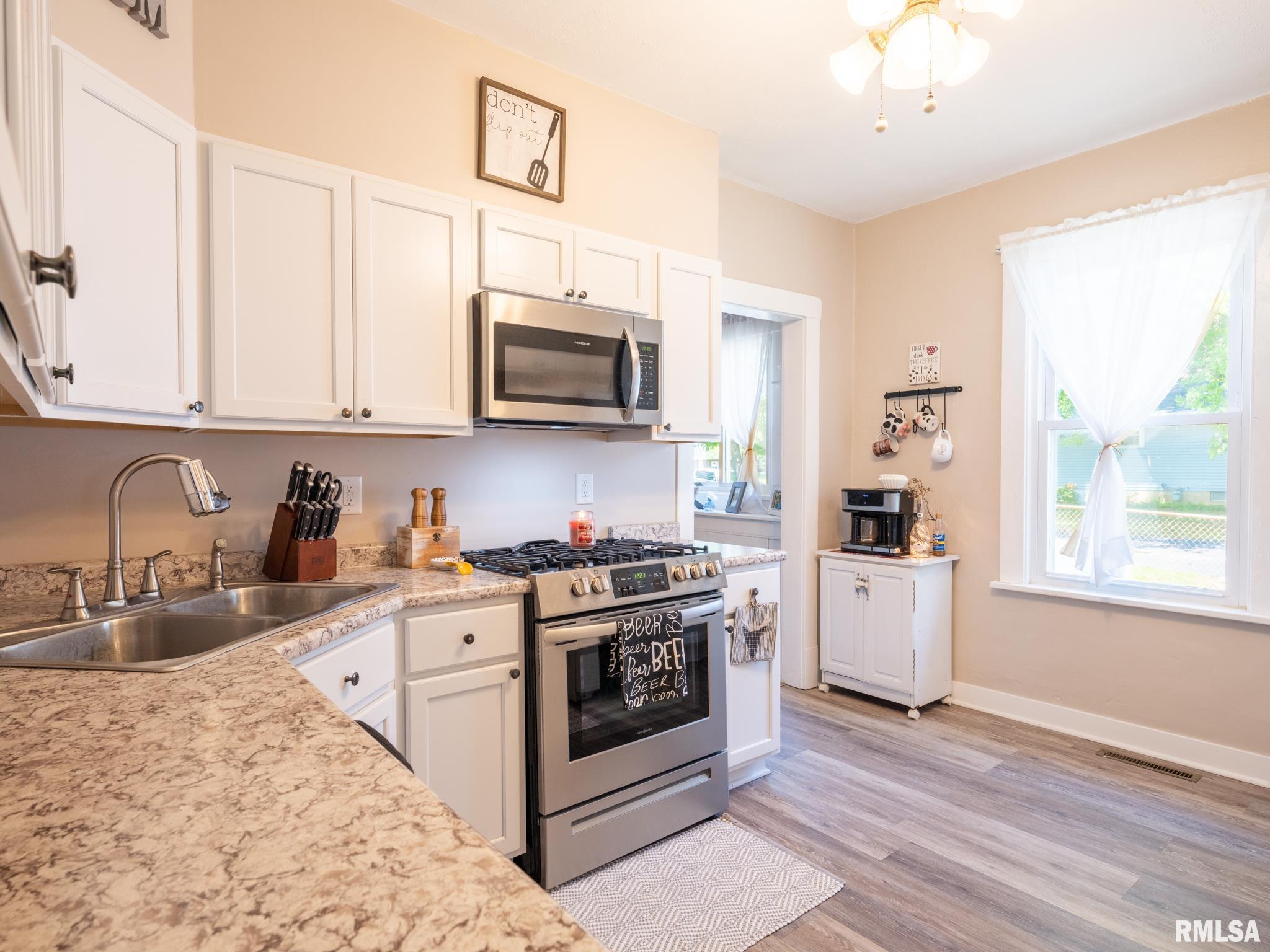 9518 South Robinson Lane Mapleton, IL 61547 - Photo 7 of 56