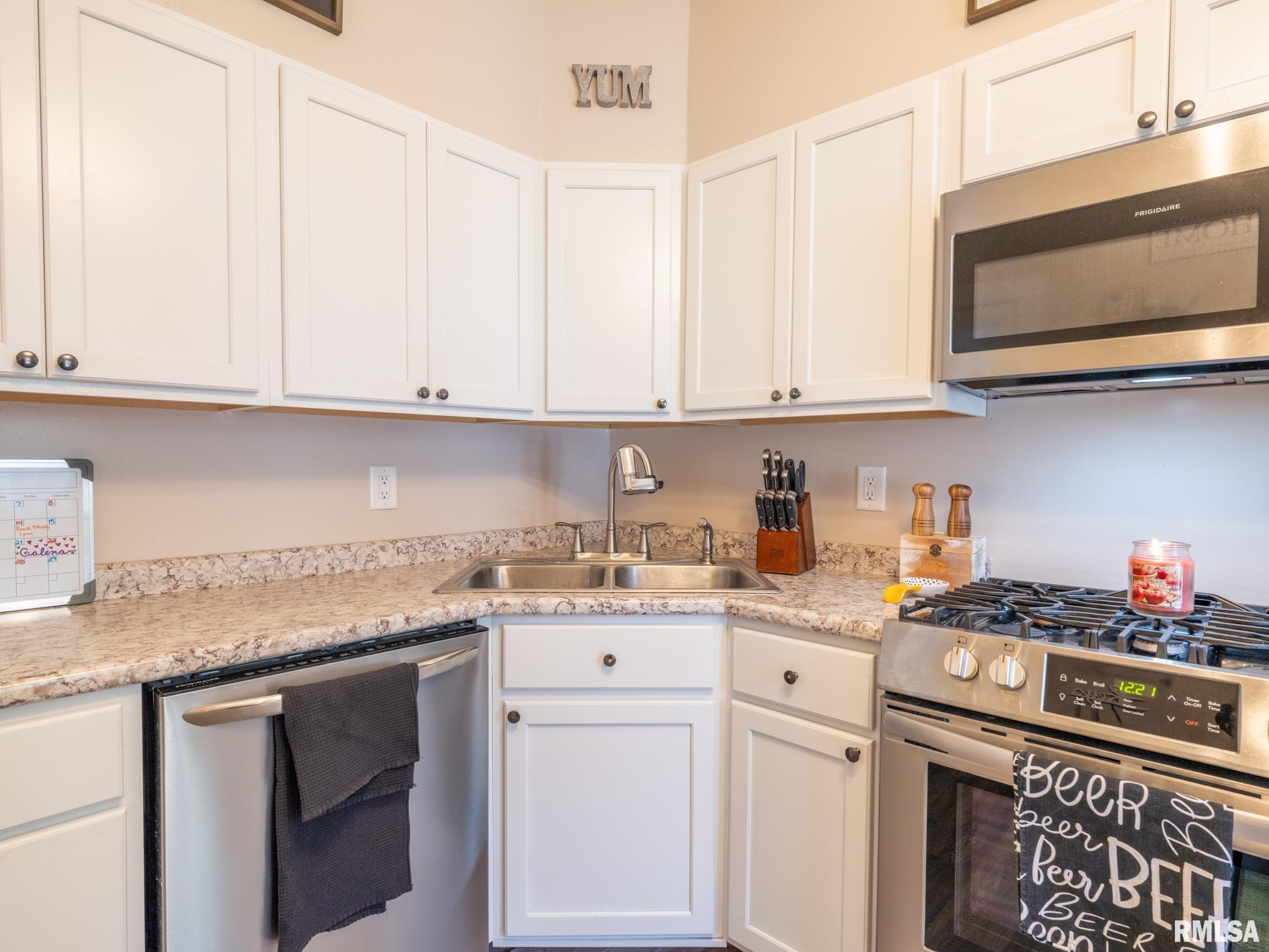9518 South Robinson Lane Mapleton, IL 61547 - Photo 8 of 56