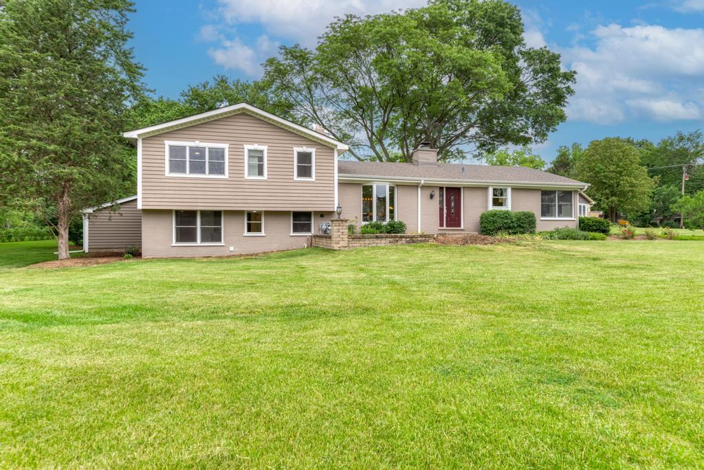 325 Canterbury Lane Inverness, IL 60010 - Photo 8 of 54