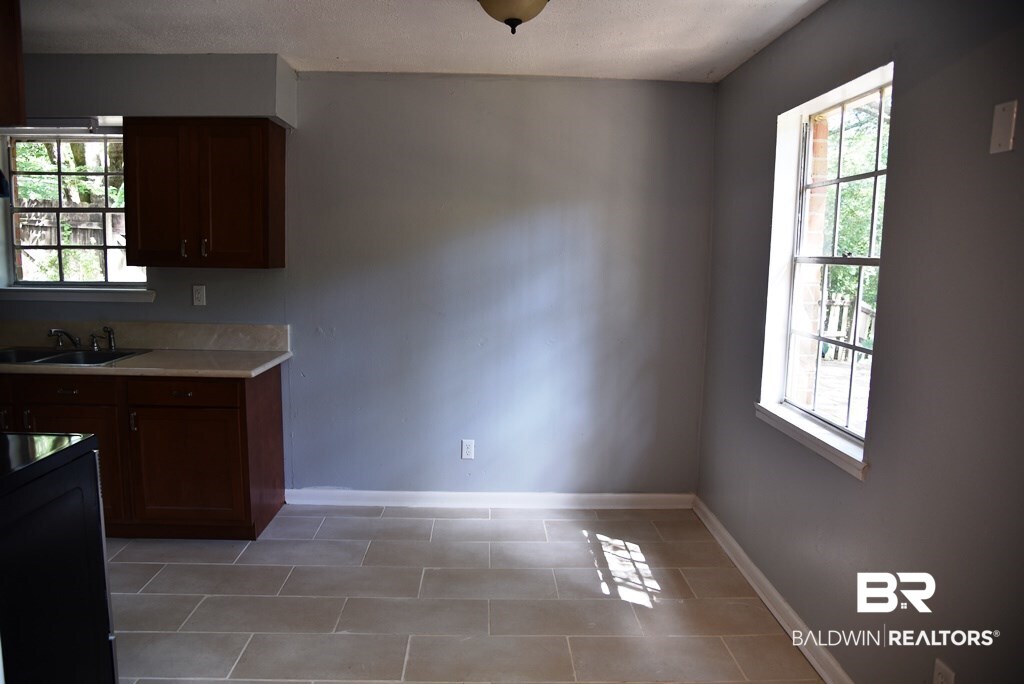6585 Rabbit Court Theodore, AL 36582 - Photo 6 of 17