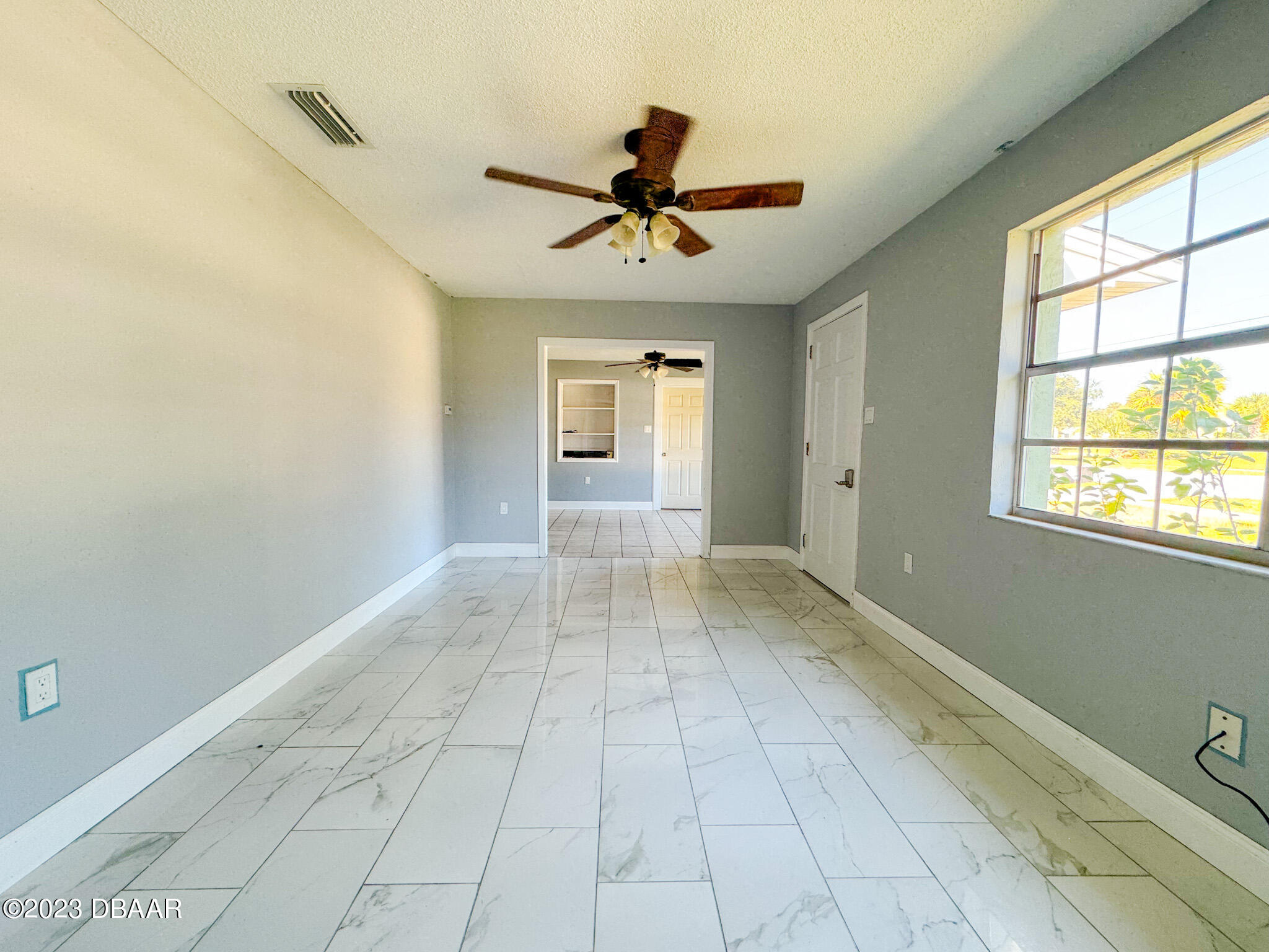402 North Halifax Drive Ormond Beach, FL 32176 - Photo 23 of 64 Living Room North