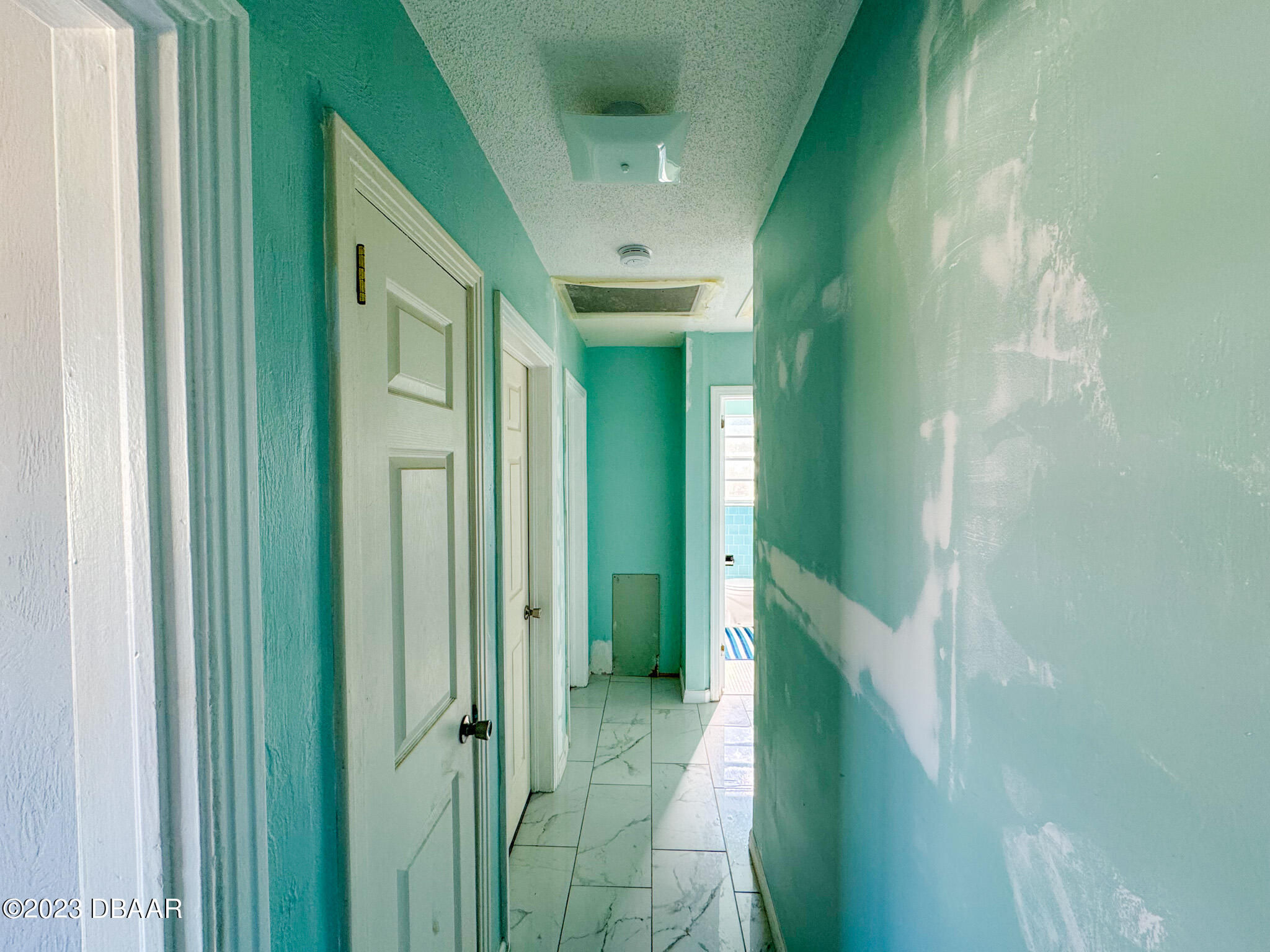 402 North Halifax Drive Ormond Beach, FL 32176 - Photo 25 of 64 South Hallway