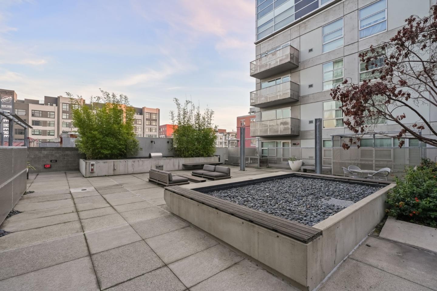 428 Alice Street, Unit 637 Oakland, CA 94607 - Photo 15 of 23 a view of a terrace