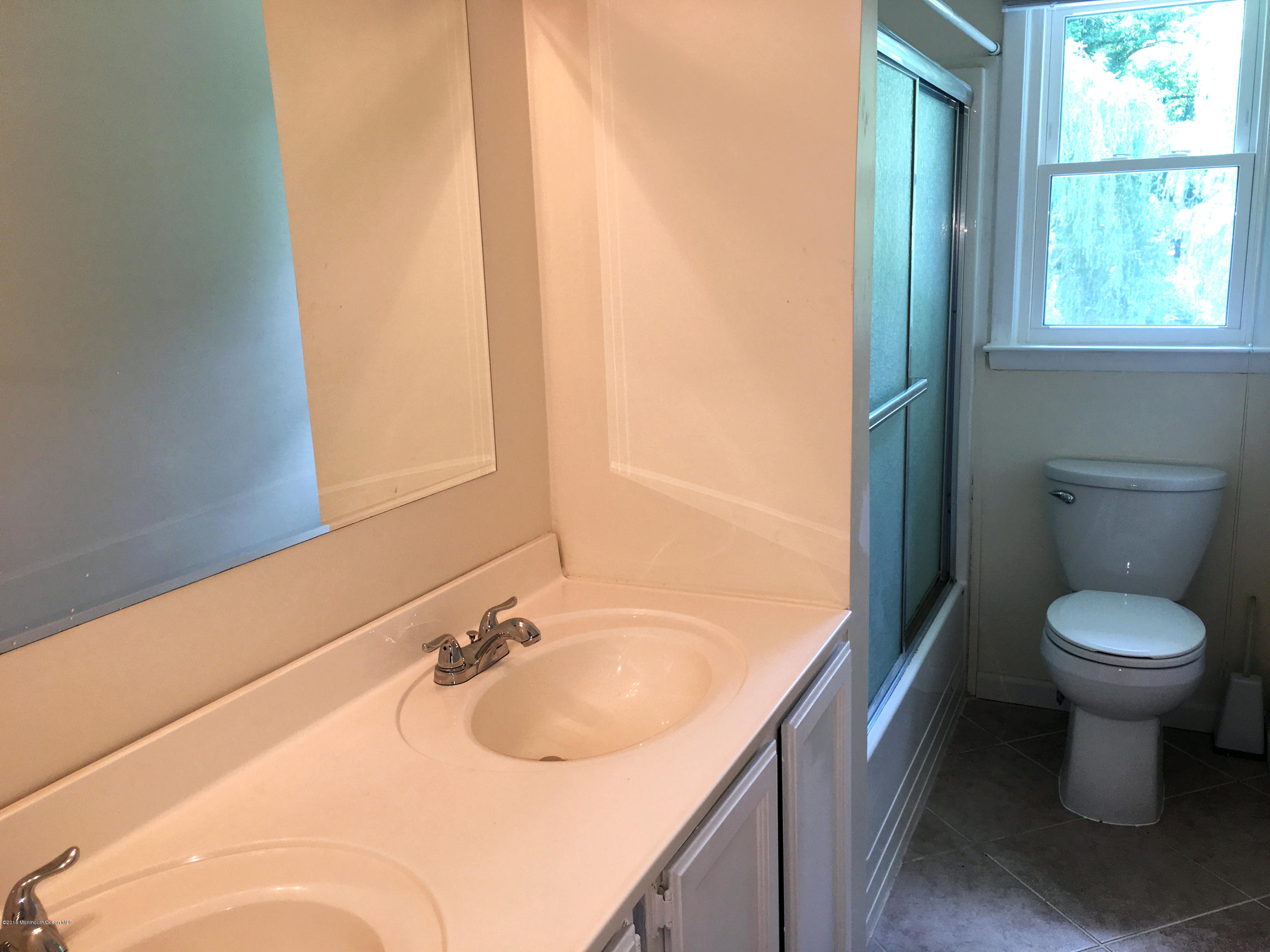 15 Chaucer Road Manalapan, NJ 07726 - Photo 9 of 15 Bathroom