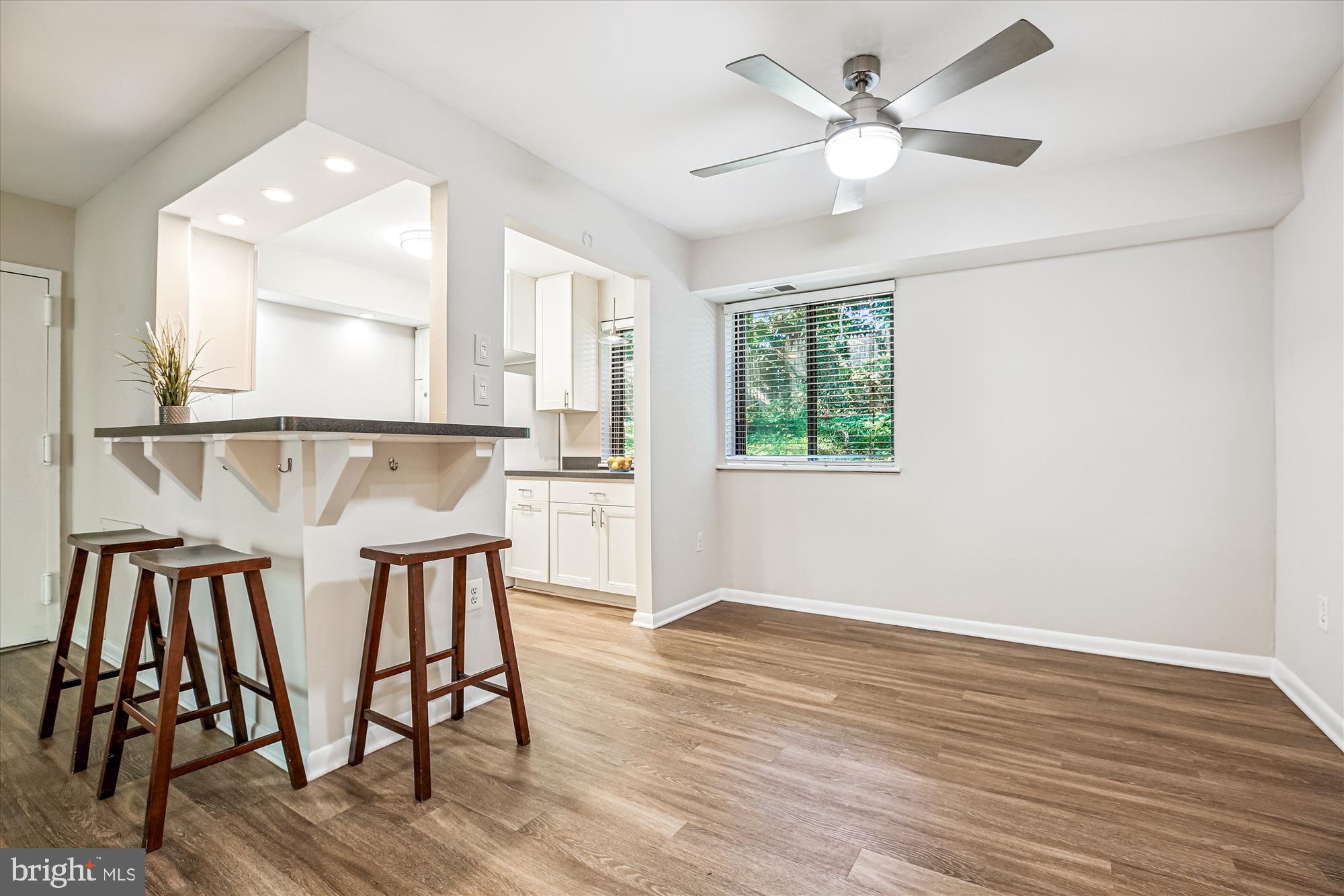17800 Buehler Road, Unit 1D4 Olney, MD 20832 - Photo 6 of 20 Dining room & Kitchen