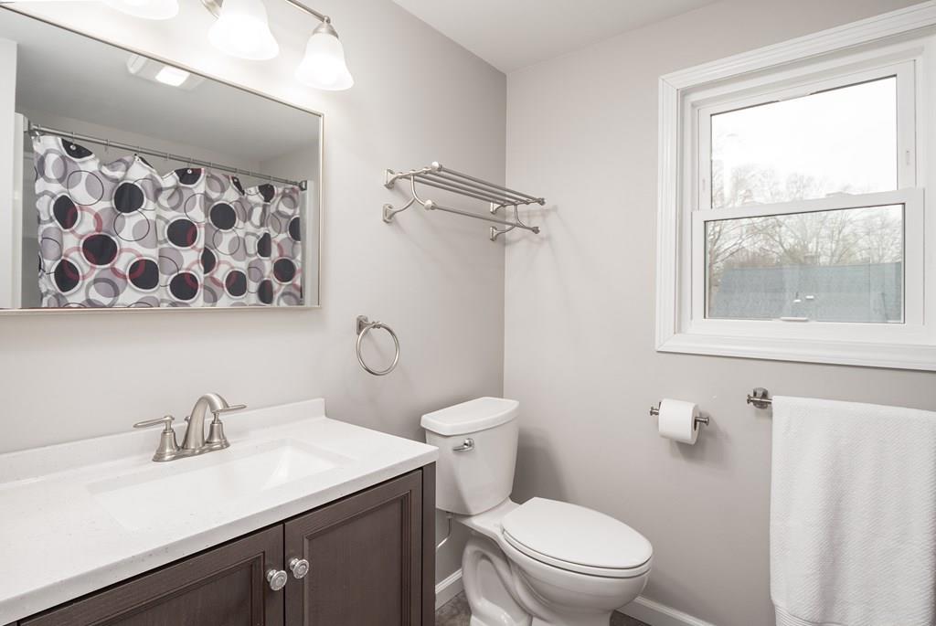 61 Garland Street Springfield, MA 01118 - Photo 15 of 32