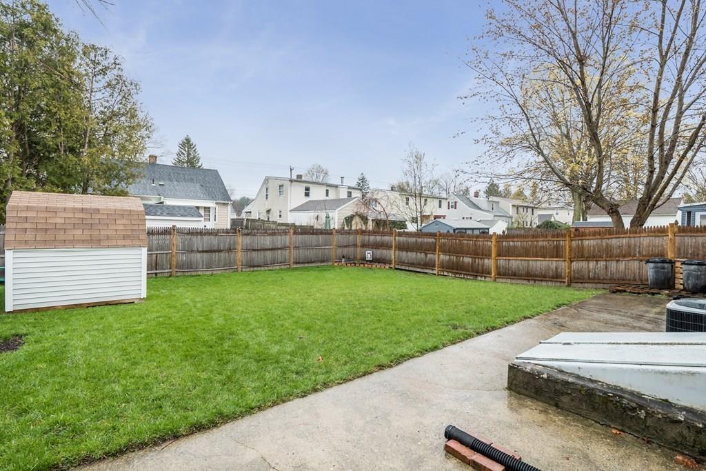 61 Garland Street Springfield, MA 01118 - Photo 28 of 32