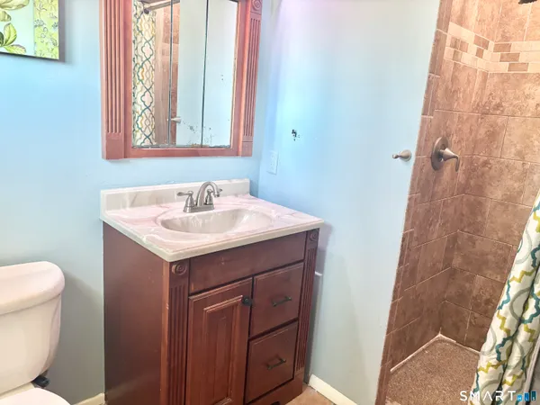 $304,900 | 40 Rentschler Street, East Hartford, CT 06118