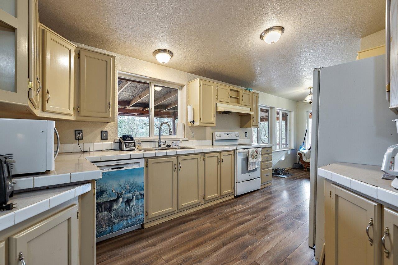 848 Crowfoot Road Eagle Point, OR 97524 - Photo 12 of 40 ffff