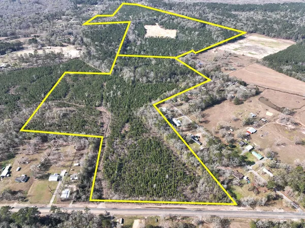 $184,300 | 1131 Highway 1131, Vidor, TX 77662