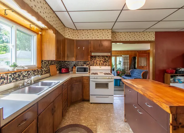 $300,000 | 119 Applebee Road, Brighton, VT 05846