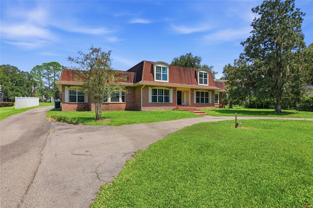 6319 Southwest 37th Way Gainesville, FL 32608 - Photo 4 of 58 Gallery Image 4
