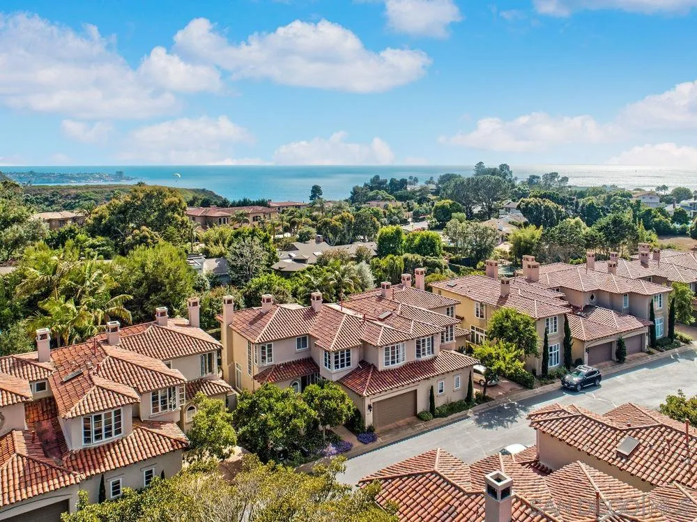 9636 Claiborne Square La Jolla, CA 92037 - Photo 47 of 48