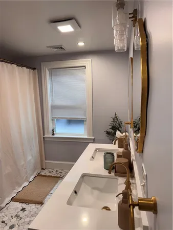 $2,500 | 93 Chapin Avenue, Unit 3, Providence, RI 02909