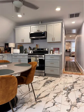 $2,500 | 93 Chapin Avenue, Unit 3, Providence, RI 02909