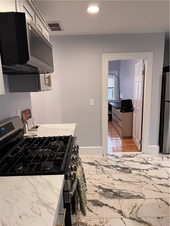 $2,500 | 93 Chapin Avenue, Unit 3, Providence, RI 02909