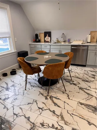 $2,500 | 93 Chapin Avenue, Unit 3, Providence, RI 02909