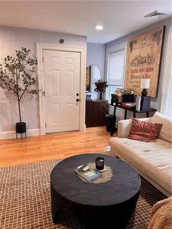 $2,500 | 93 Chapin Avenue, Unit 3, Providence, RI 02909
