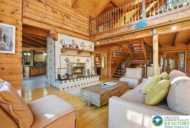 $1,100,000 | 493 Lake Drive, Nesquehoning, PA 18240